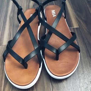Black lace up sandals | MIA